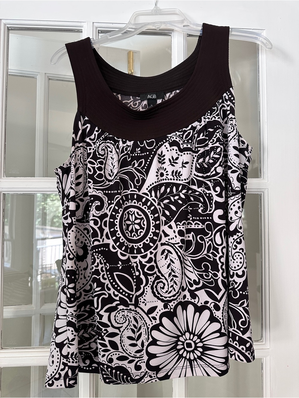 AGB Black & White Paisley-Print Scoop Neck Tank